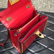 Valentino Garavani Rockstud Alcove red leather tote bag - 4