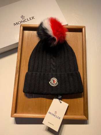 Moncler black hat 