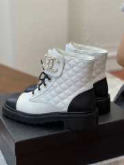 Chanel white CC boots - 5