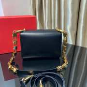 Valentino Garavani Stud Sign black bag  - 6