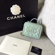 Chanel small vanity case green 18x14x8cm - 1