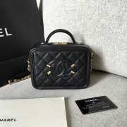 Chanel Vanity Case cowhide leather black 20x21x9cm - 1