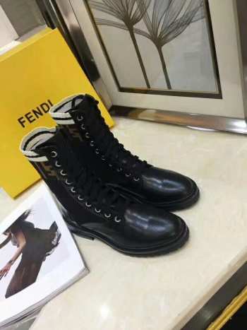 Fendi flat boots black