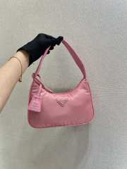 Prada re-edition 2000 nylon mini bag 1NE515 pink 23x13x5cm - 4