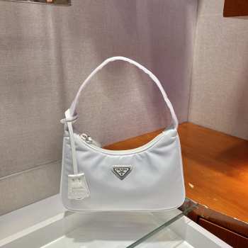 Prada re-edition 2000 nylon mini bag 1NE515 white 23x13x5cm