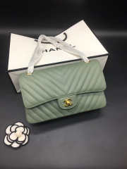 Chanel Flap Bag Caviar green color Gold Buckle 25x15x7cm - 1