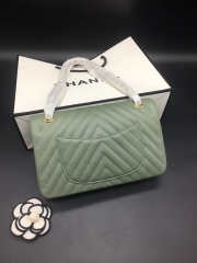 Chanel Flap Bag Caviar green color Gold Buckle 25x15x7cm - 2