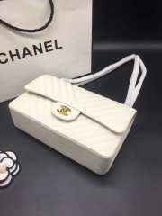 Chanel Flap Bag Caviar white color Gold Buckle 25x15x7cm - 3