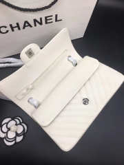 Chanel Flap Bag Caviar white color silver buckle 25x15x7cm - 2