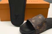 lv slipper euro 43 (original price 150) - 4