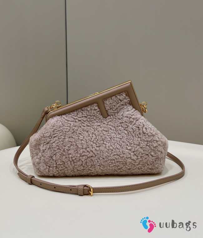 Fendi the first bag Lambswool pink 26x9.5x18cm - 1