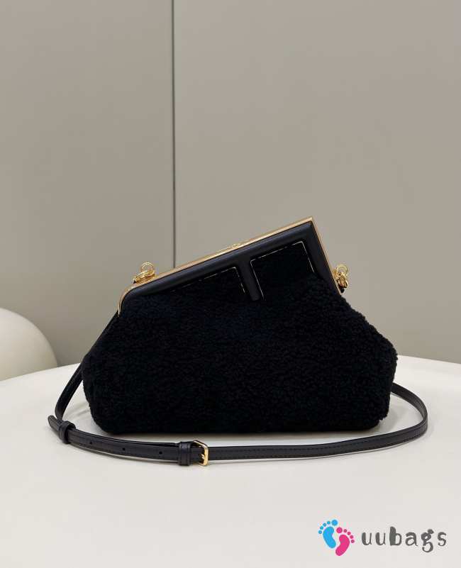 Fendi the first bag Lambswool black 26x9.5x18cm - 1