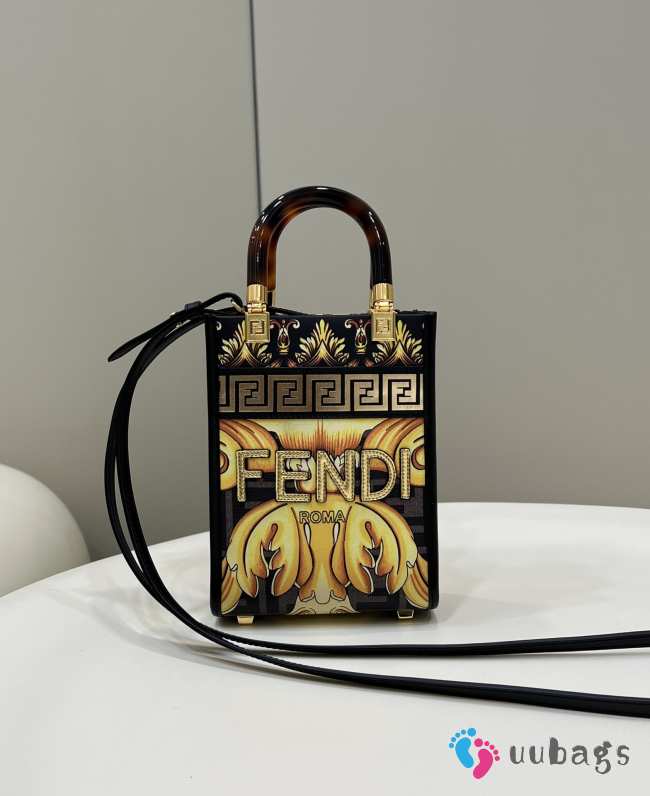 Fendi mini tote bag black 13x6x18cm - 1