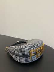 Fendi praphy bag Black and white weave pattern 29x24x10cm - 2