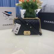 Chanel le boy caviar leather black Diamant gold hardware 20cm - 1