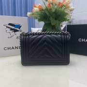 Chanel le boy caviar leather black v-vormig patroon silver hardware 20cm - 3