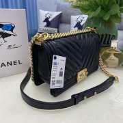 Chanel le boy caviar leather black v-vormig patroon gold hardware 25cm - 3