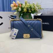 Chanel le boy caviar leather Indigo v-vormig patroon gold hardware 25cm - 1