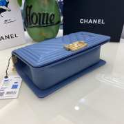 Chanel le boy caviar leather Indigo v-vormig patroon gold hardware 25cm - 3