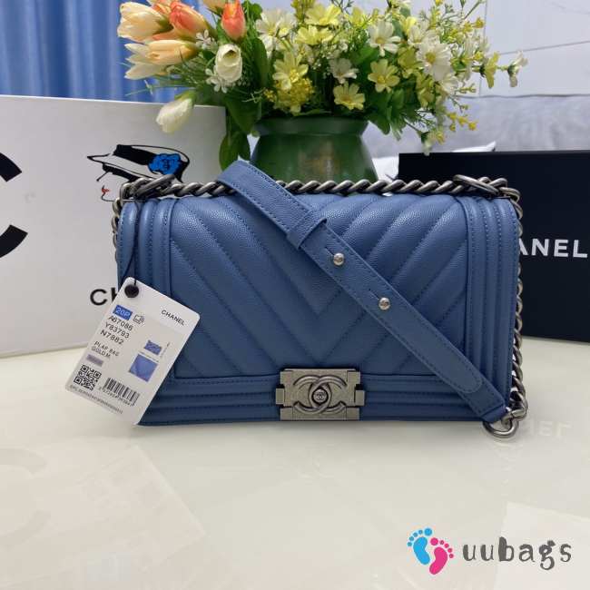 Chanel le boy caviar leather Indigo v-vormig patroon silver hardware 25cm - 1