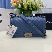 Chanel le boy caviar leather Indigo v-vormig patroon silver hardware 25cm - 1