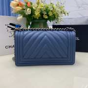 Chanel le boy caviar leather Indigo v-vormig patroon silver hardware 25cm - 4