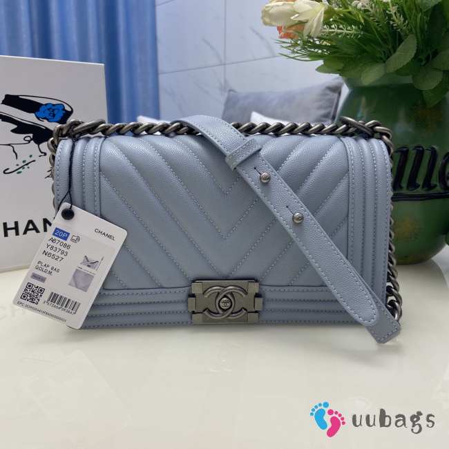 Chanel le boy caviar leather light blue v-vormig patroon silver hardware 25cm - 1