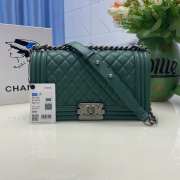 Chanel le boy caviar leather green Diamant silver hardware 25cm - 1