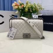 Chanel le boy caviar leather white Diamant silver hardware 25cm - 1