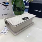 Chanel le boy caviar leather white Diamant silver hardware 25cm - 2