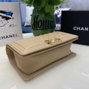 Chanel le boy caviar leather brown v-vormig patroon gold hardware 25cm - 3