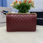 Chanel le boy caviar leather maroon v-vormig patroon gold hardware 25cm - 3