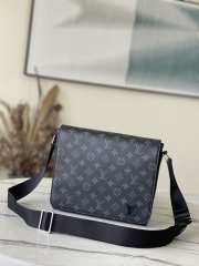 LV DISTRICT PM MESSENGER BAG M45272 25x20x7cm - 1