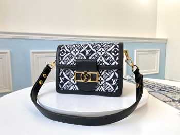 LV dauphine 2020 black 1854 monogram M57172 20x15x9cm