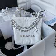 Chanel 22 Shoulder bag white and black calfskin leather 18x20x6.5cm - 4