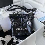 Chanel 22 Shoulder bag white and black calfskin leather 18x20x6.5cm - 5