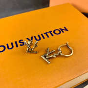 LV Earrings shot 120416T - 5