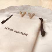 LV Earrings shot 120330K - 2