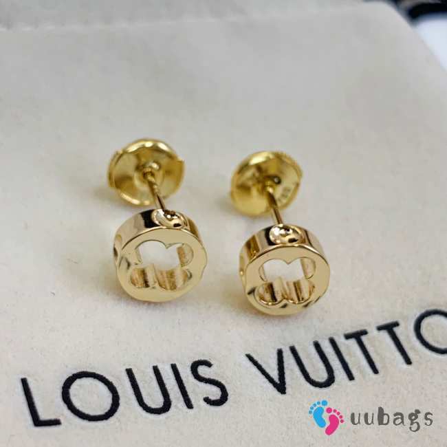 LV Earrings shot 111230C - 1