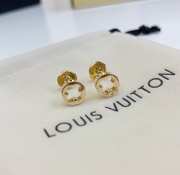 LV Earrings shot 111230C - 4