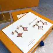 LV Earrings shot 111227F - 3