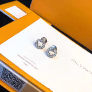 LV Earrings shot 111117D - 3