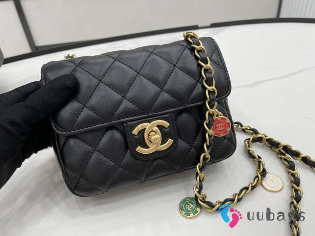 Chanel 2022 flap lambskin black 14.5x19x6.5cm - 1