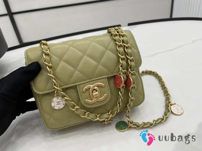 chanel 2022 flap lambskin green 14.5x19x6.5cm - 1