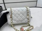 Chanel 2022 flap lambskin white 14.5x19x6.5cm - 5