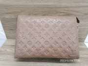 Louis Vuitton coussin bag in taupe 26cm - 4