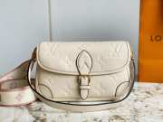 Louis Vuitton Diane Cream Bag 23 x 16 x 8.5 cm - 1