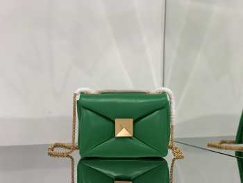 Valentino Green One Stub Nappa Gold Bucklet Bag 19x14x11cm