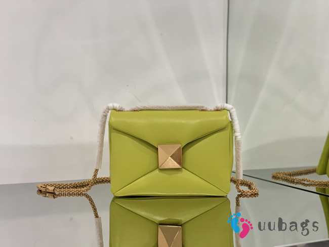 Valentino Chartreuse One Stub Nappa Gold Bucklet Bag 19x14x11cm - 1