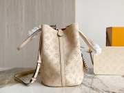 Louis Vuitton White Blossom MM Bag 30x 27.5 x 16 cm - 4